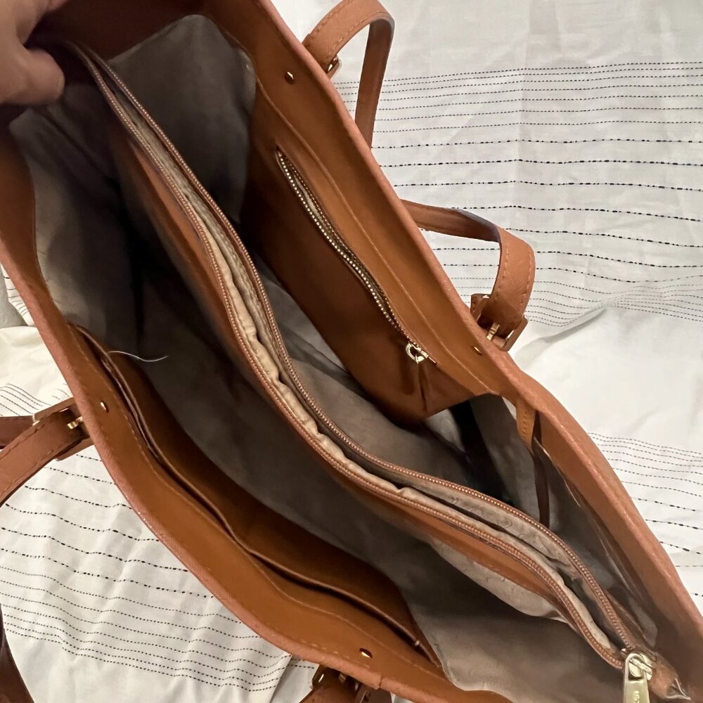 Michael Kors Brown Leather Medium Zip Jet Set Travel Tote - Picture 6 of 7